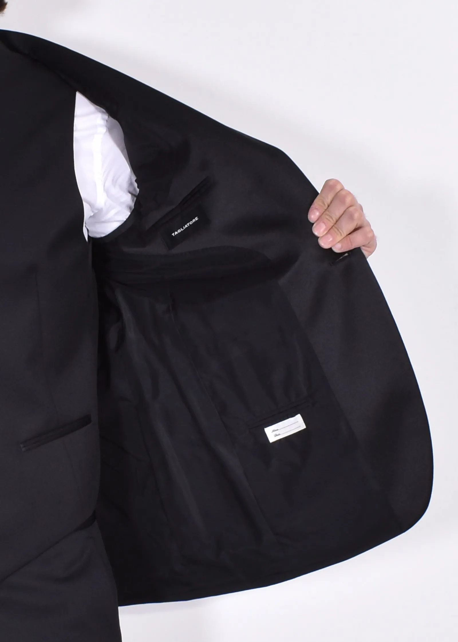 TAGLIATORE Abiti<Abito smoking sciallato gilet nero EFBR18A01